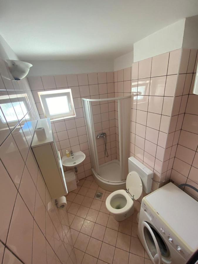 Apartment Dilba Novalja Eksteriør bilde
