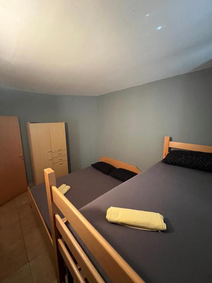 Apartment Dilba Novalja Eksteriør bilde