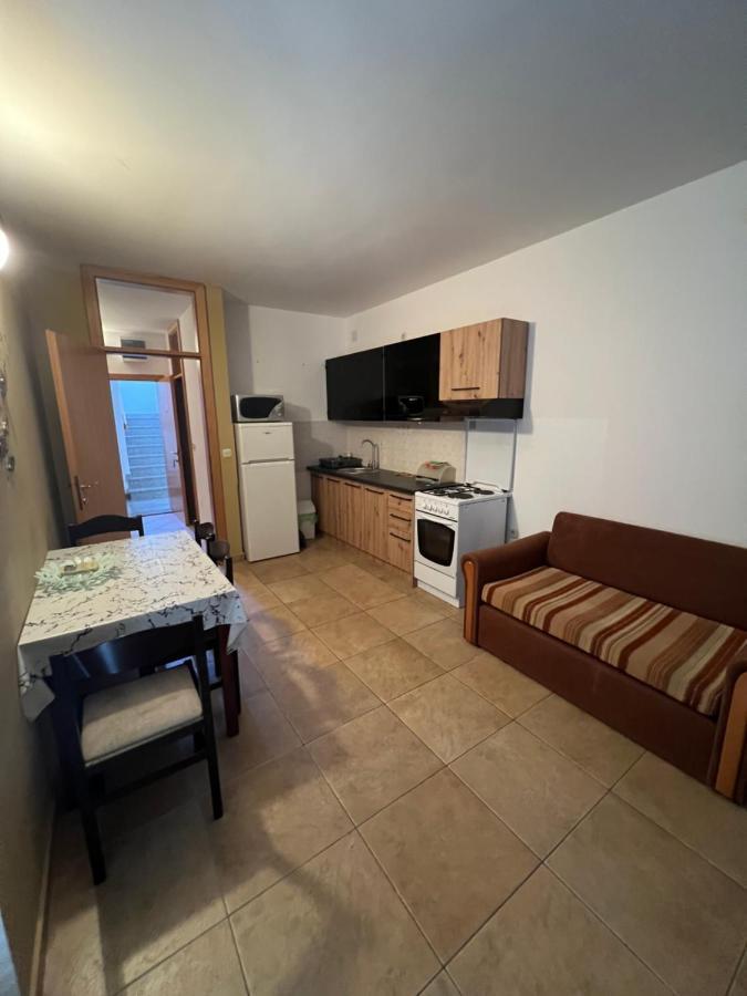 Apartment Dilba Novalja Eksteriør bilde